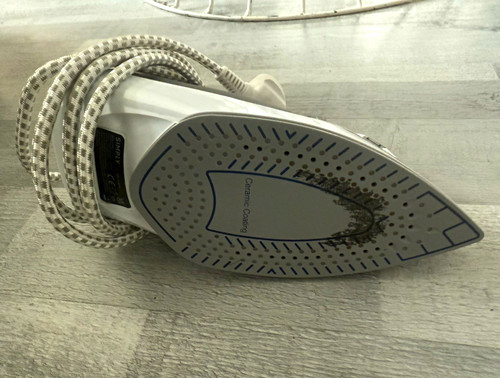 Simply corded steam iron - simply, with